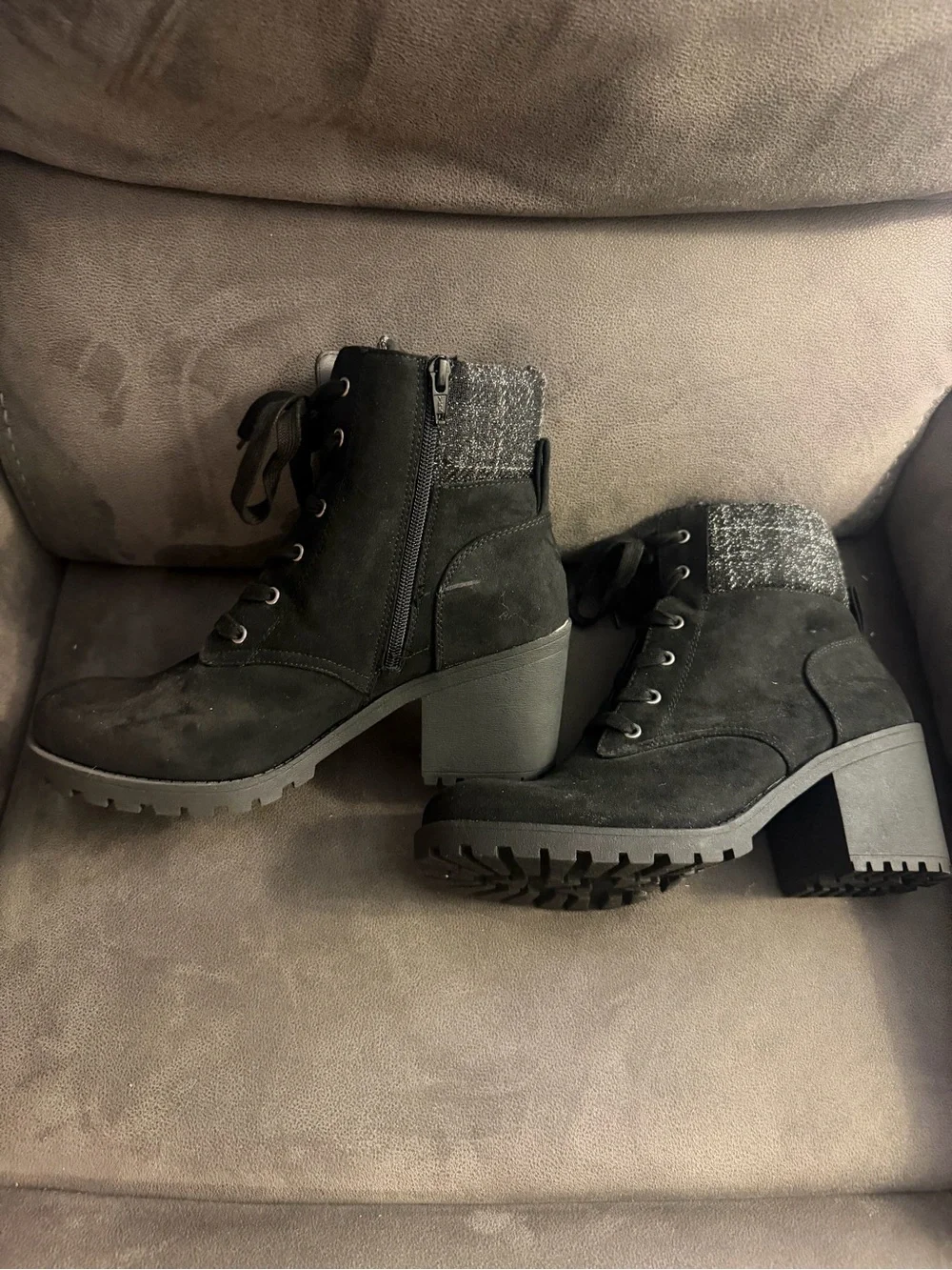 Sun + Stone Romina lace-up booties in black with a knit collar detail Size 10 - Picture 3 of 7